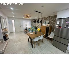 Duplex con piscina totalmente reformado y amueblado a estrenar, a 80 metros de la Playa de La Mata