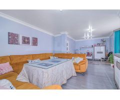 ¡Tu nuevo hogar te espera! Casa adosada, en urbanización privada en el centro de Las Gabias.
