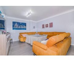 ¡Tu nuevo hogar te espera! Casa adosada, en urbanización privada en el centro de Las Gabias.