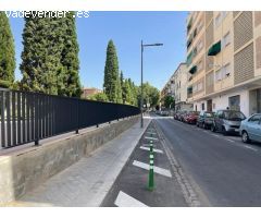 Amplias plaza de aparcamiento