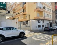 Amplias plaza de aparcamiento