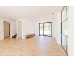 Chalet de obra nueva en Urbanización Alfinach