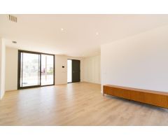 Chalet de obra nueva en Urbanización Alfinach