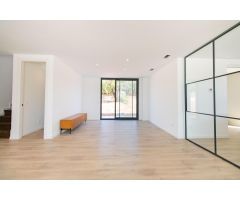 Chalet de obra nueva en Urbanización Alfinach