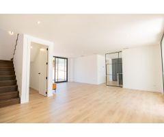 Chalet de obra nueva en Urbanización Alfinach