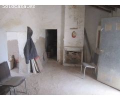SE VENDE TERRENO CON CASA