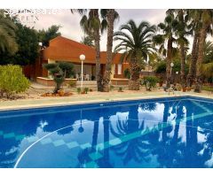 SE VENDE CHALET EN ELCHE