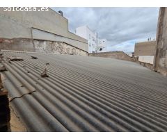 NAVE CON SOLAR MUY CÉNTRICA EN ASPE