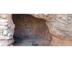 Casa cueva con terreno en Barbarroja