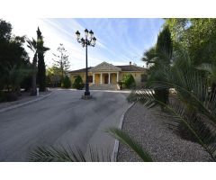 Villa en Venta en Orihuela, Alicante