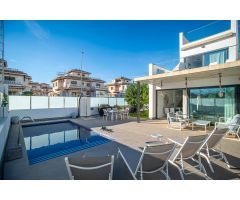 Villa en Venta en Orihuela Costa, Alicante