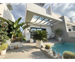 Chalet moderno con piscina privada y solárium en PAU 26, Orihuela Costa