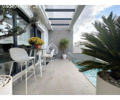 Chalet moderno con piscina privada y solárium en PAU 26, Orihuela Costa