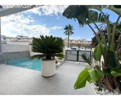 Chalet moderno con piscina privada y solárium en PAU 26, Orihuela Costa