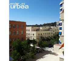 MALAGUETA. Espectacular piso de alquiler de 3 habs, 2 baños y garaje en Málaga Capital