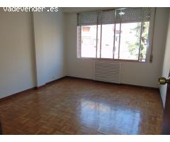 APARTAMENTO CON PISCINA EN ALQUILER CLARA DEL REY PROSPERIDAD