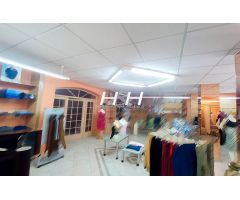 Amplio local con terraza en zona centro. / HH Asesores, Inmobiliaria en Burjassot /