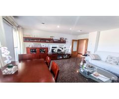 Amplio y luminoso dúplex  en El Castell. / HH Asesores, Inmobiliaria en Burjassot./