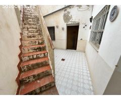 CASA CON LOCAL