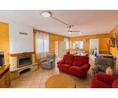 CHALET CON PISCINA Y 1.300M2 DE PARCELA (ALQUILER TEMPORADA)