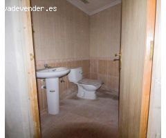 LOCAL COMERCIAL CON 200M2 EN CALLOSA DE SEGURA.