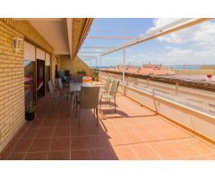 INCÉIBLE ÁTICO CON TERRAZA DE  MÁS DE 40M2 EN TORREVIEJA (ZONA AVENIDA PURÍSIMA)