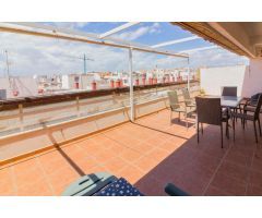 INCÉIBLE ÁTICO CON TERRAZA DE  MÁS DE 40M2 EN TORREVIEJA (ZONA AVENIDA PURÍSIMA)