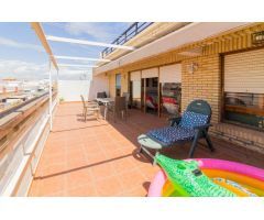 INCÉIBLE ÁTICO CON TERRAZA DE  MÁS DE 40M2 EN TORREVIEJA (ZONA AVENIDA PURÍSIMA)