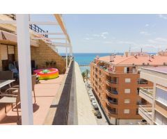 INCÉIBLE ÁTICO CON TERRAZA DE  MÁS DE 40M2 EN TORREVIEJA (ZONA AVENIDA PURÍSIMA)