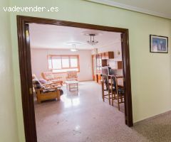 AMPLIO PISO EN UNA BUENA ZONA DEL MUNICIPIO DE CALLOSA DE SEGURA.