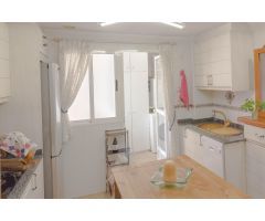 AMPLIO PISO EN VENTA CON GARAJE INCLUIDO EN ORIHUELA .