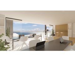 Ático de 3 dormitorios y 3 baños con piscina privada y vistas al mar. Fuengirola