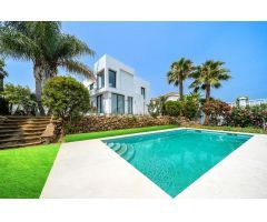 Villa de lujo reformada de 5 dormitorios y 5 baños en Nueva Andalucía, Marbella