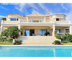 Villa de lujo de 6 dormitorios y 8 baños con vistas al mar. Cascada de Camoján, Marbella Norte