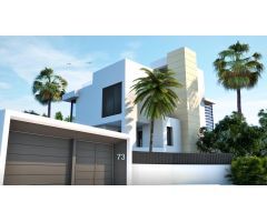 Villa de lujo de 4 dormitorios y 7 baños con vistas al Mar. Rio Real Golf, Marbella