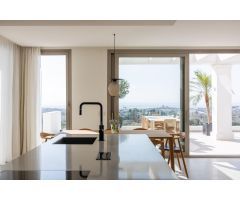 Ático de lujo de 3 dormitorios y 4 baños en Nueva Andalucía, Marbella