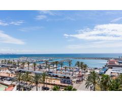 Piso a la venta primera linea de Playa, puerto deportivo Fuengirola