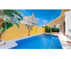 Villa en venta en Benalmadena