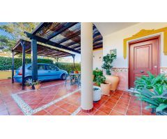 Villa en venta en Benalmadena