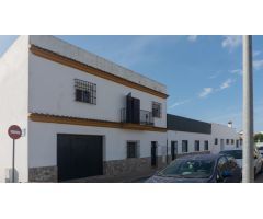 CASA EN AVENIDA JUAN CARLOS I CON LOCAL Y AZOTEA