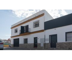 CASA EN AVENIDA JUAN CARLOS I CON LOCAL Y AZOTEA
