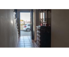 CASA EN AVENIDA JUAN CARLOS I CON LOCAL Y AZOTEA