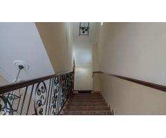 CASA EN AVENIDA JUAN CARLOS I CON LOCAL Y AZOTEA