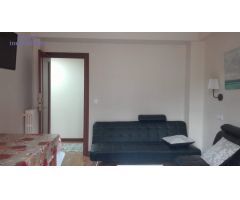 Piso junto a Sagasta de cuatro habitaciones, cuatro baños y terraza.