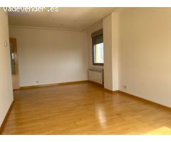 Apartamento en La Guindalera en urbanización con piscina y amplia zona verde.