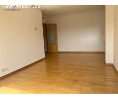 Apartamento en La Guindalera en urbanización con piscina y amplia zona verde.