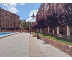 Piso de 75 metros construidos en Logroño, Zona Centro Ayuntamiento con piscina comunitaria