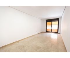 VIVIENDA EN CAÑITO BAZAN CON COCHERA Y TRASTERO.