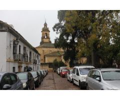 CASA ADOSADA JUNTO A PLAZA DE LA MAGDALENA!!!!!
