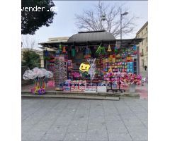 SE VENDE KIOSKO EN PLAZA DE LOS BANDOS